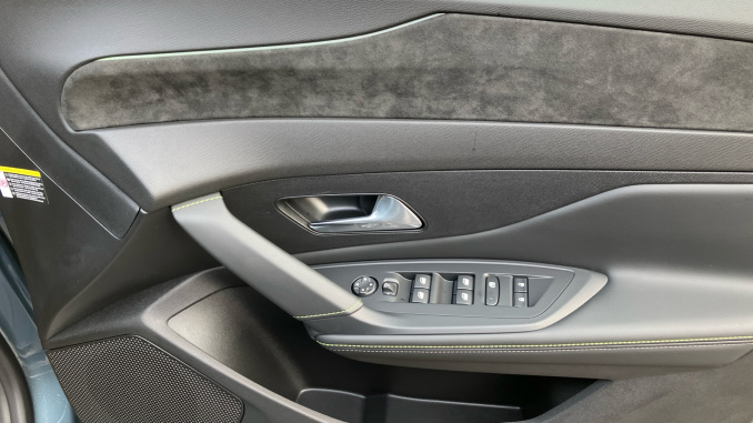 Peugeot 308 1.2 Hybrid 145 GT 5dr e-DSC6 Petrol Hatchback - Image 19